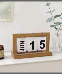 Desk study flip calendar